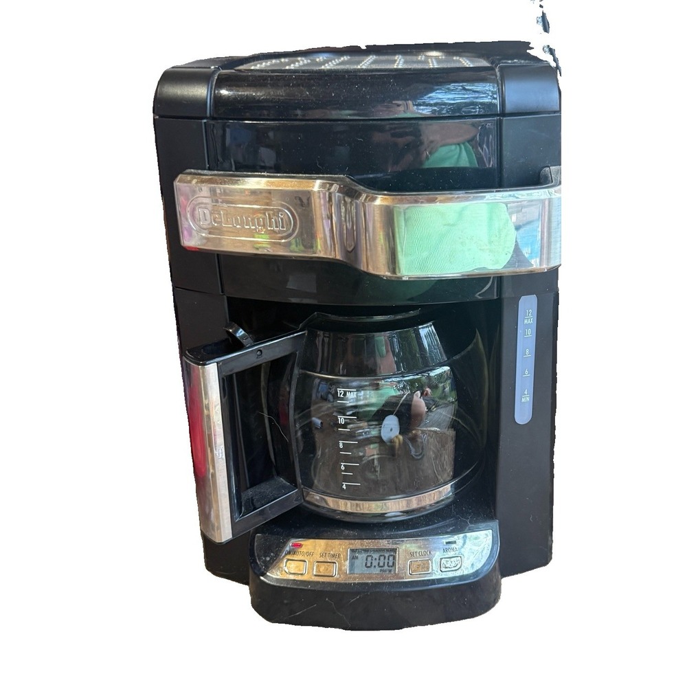 DeLonghi DCF2212T 12 Cup Programmable‎ Drip Coffee Maker Black Chrome Accents